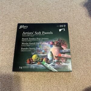 Gallery Soft Pastels 24-Color Set